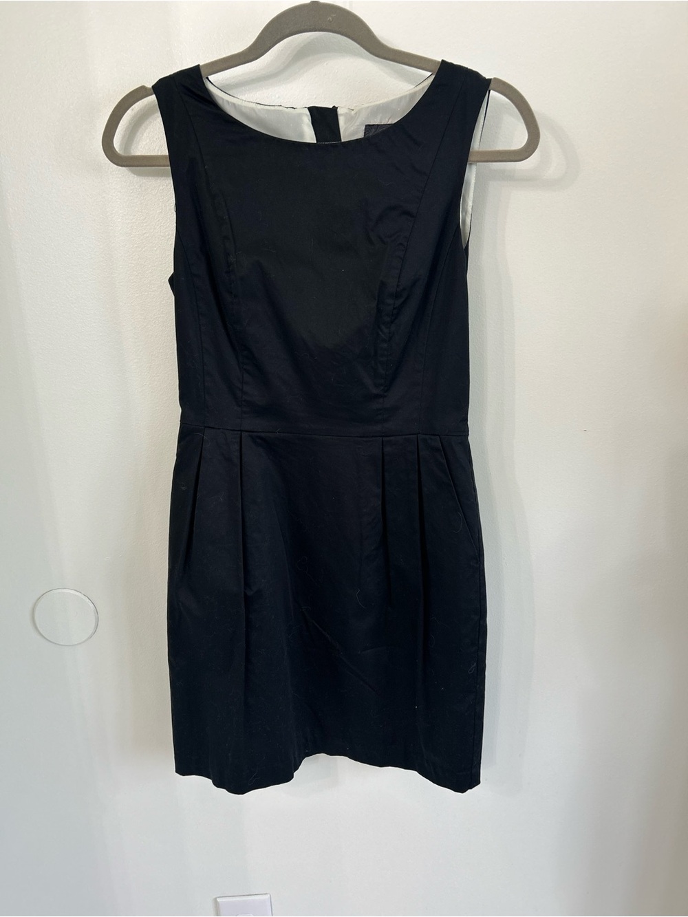 Classic Black Sleeveless Sheath Dress